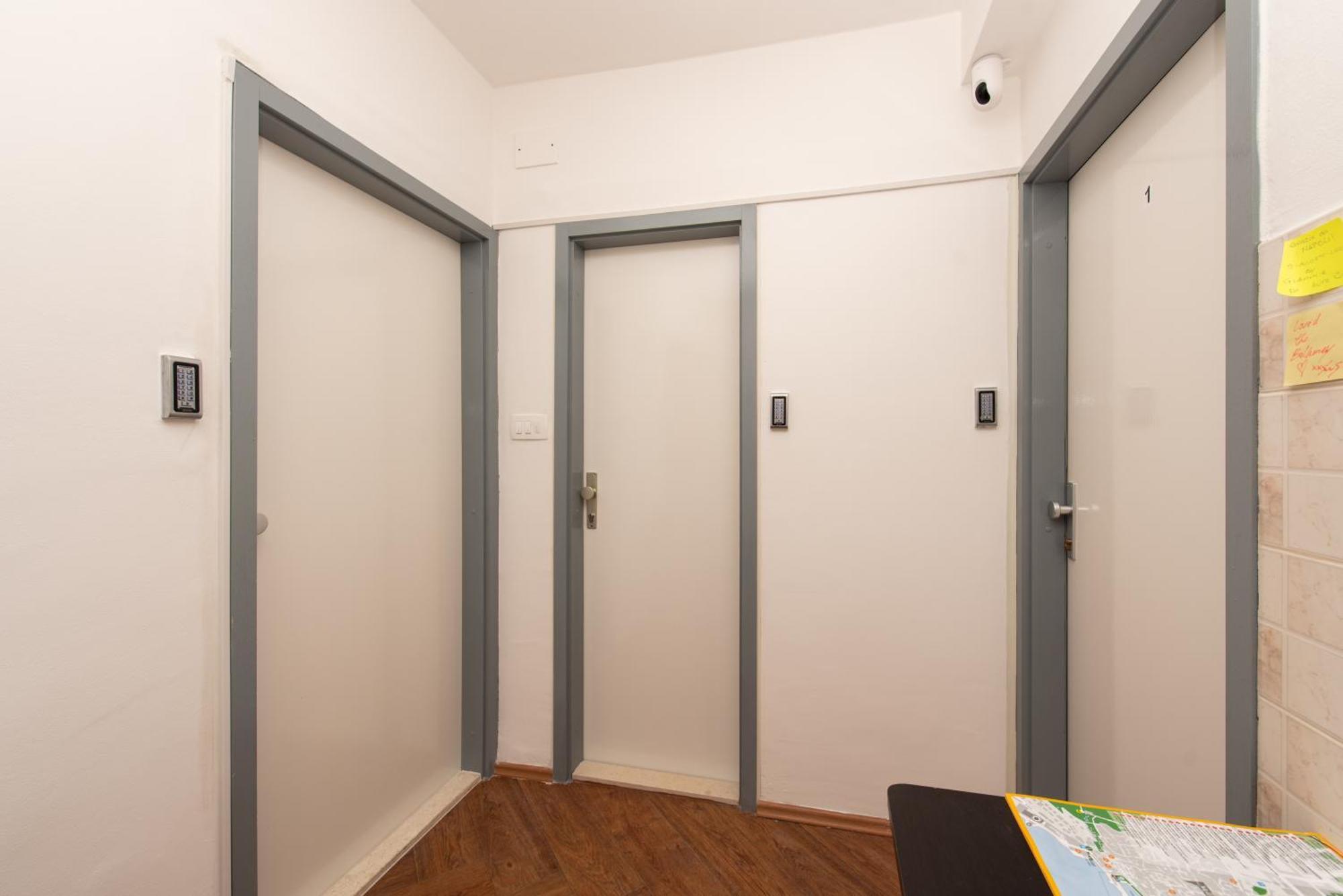 Laghanini Apartments Сплит Экстерьер фото